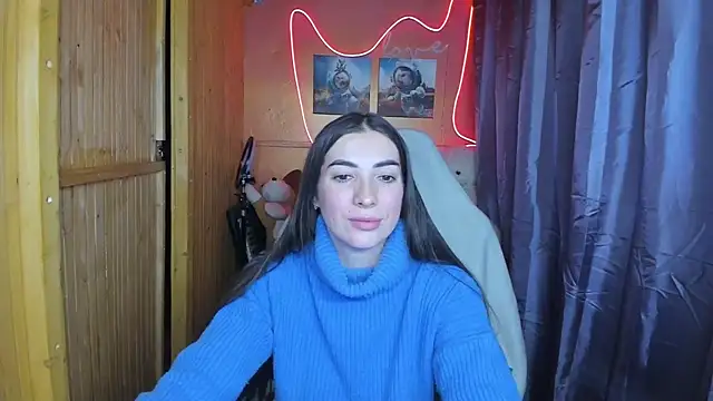 Fiery Brunette  online show from 02.13.25