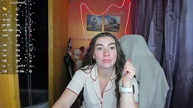 Fiery Brunette  online show from 02.26.25