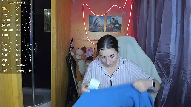 Fiery Brunette  online show from 03.02.25