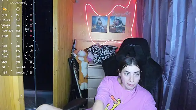 Fiery Brunette  online show from 03.06.25