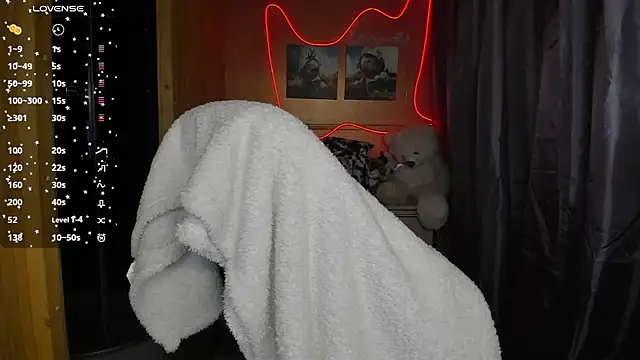 Fiery Brunette  online show from 03.08.25