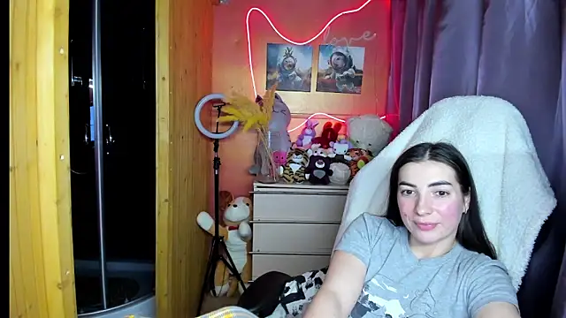 Fiery Brunette  online show from 01.14.26