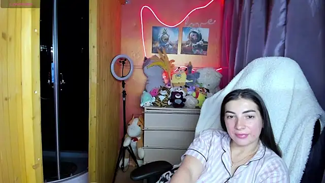 Fiery Brunette  online show from 03.31.26