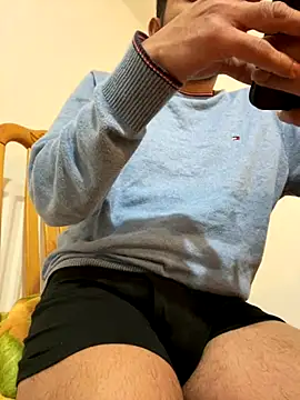 Snapshot of rhuh3991 chatting on 12.01.24 rhuh3991 online show from 12.01.24