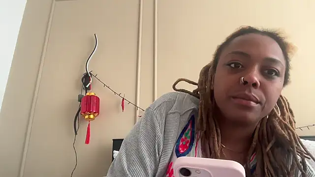 ChocolateCakeQueen online show from 02.20.25