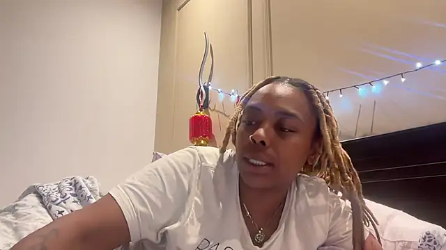 ChocolateCakeQueen online show from 03.16.25