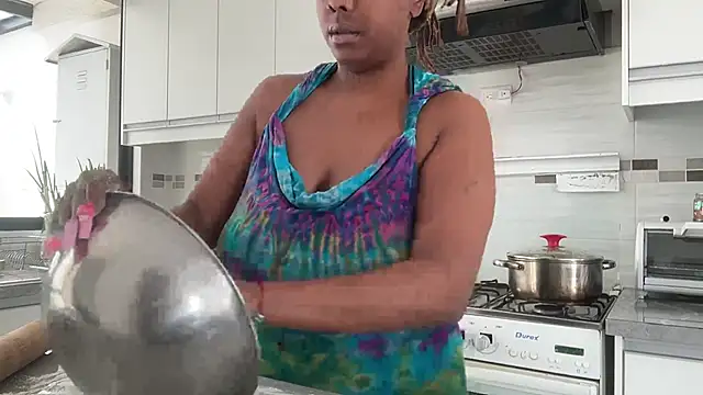 ChocolateCakeQueen online show from 09.15.25