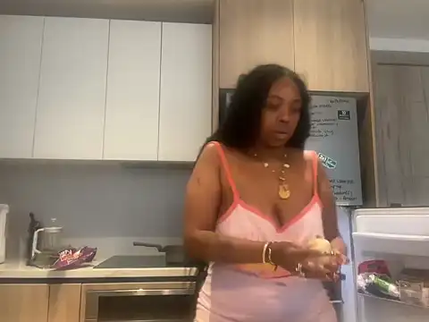 ChocolateCakeQueen online show from 04.18.26