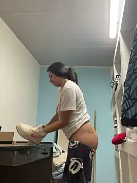 hannahb-e online show from 02.15.25