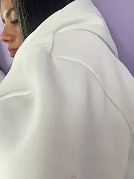 hannahb-e online show from 03.20.25