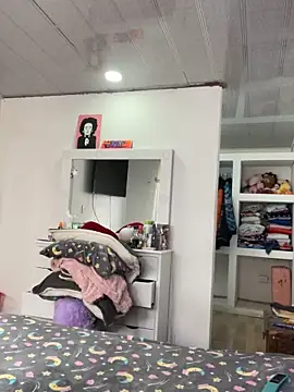 hannahb-e online show from 09.22.25