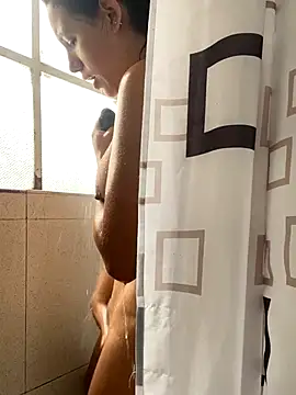 hannahb-e online show from 12.04.25