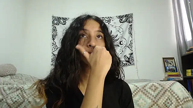 Snapshot of AlinaWoolf_ chatting on 12.30.24 AlinaWoolf  online show from 12.30.24