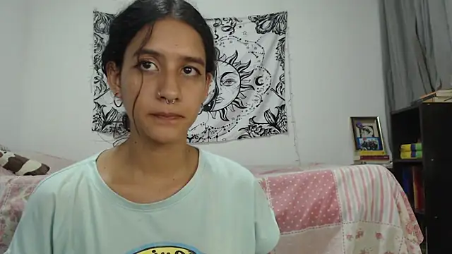 Snapshot of AlinaWoolf_ chatting on 01.14.25 AlinaWoolf  online show from 01.14.25