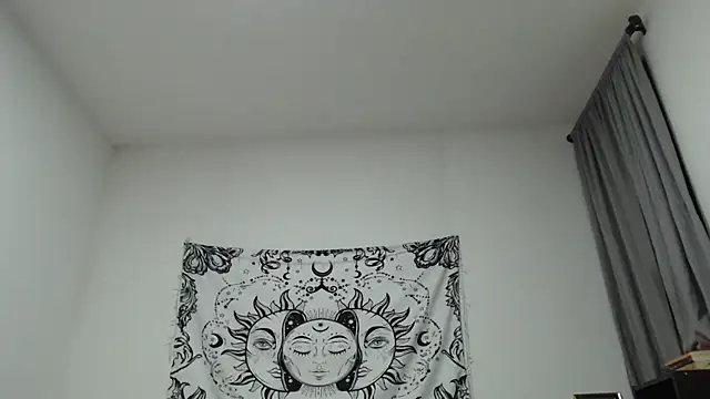 Snapshot of AlinaWoolf_ chatting on 01.24.25 AlinaWoolf  online show from 01.24.25