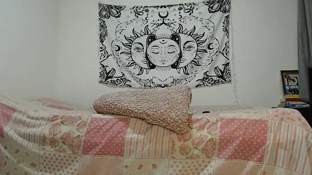 Snapshot of AlinaWoolf_ chatting on 01.29.25 AlinaWoolf  online show from 01.29.25