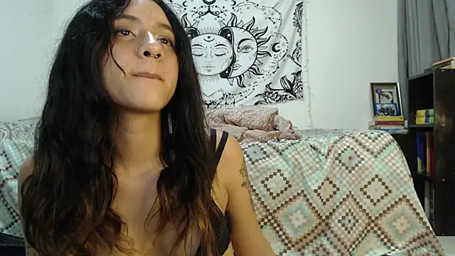 Snapshot of AlinaWoolf_ chatting on 02.02.25 AlinaWoolf  online show from 02.02.25