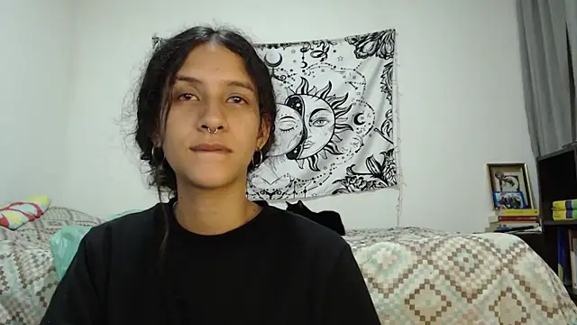 Snapshot of AlinaWoolf_ chatting on 03.06.25 AlinaWoolf  online show from 03.06.25