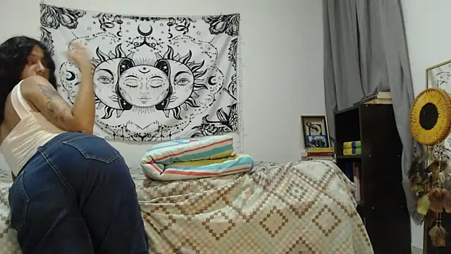 Snapshot of AlinaWoolf_ chatting on 03.11.25 AlinaWoolf  online show from 03.11.25