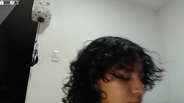 Snapshot of AlinaWoolf_ chatting on 09.16.25 AlinaWoolf  online show from 09.16.25