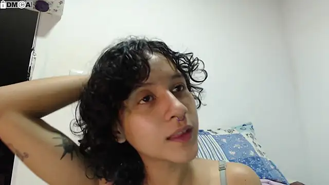 Snapshot of AlinaWoolf_ chatting on 09.19.25 AlinaWoolf  online show from 09.19.25