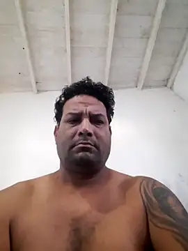 hecwil8 online show from 05.17.26
