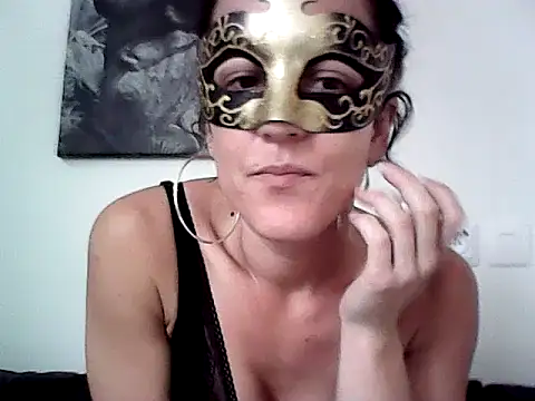 Masquegirlmysterious online show from 11.05.25
