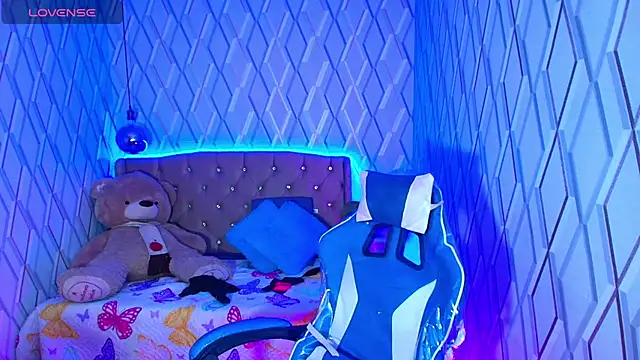 NicolleTaylor online show from 10.27.25