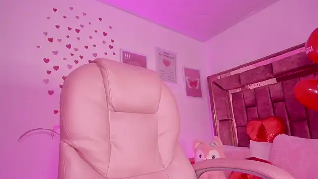 Celestecute  online show from 02.15.25