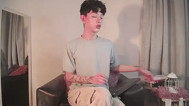 lyamthommpson online show from 02.09.25