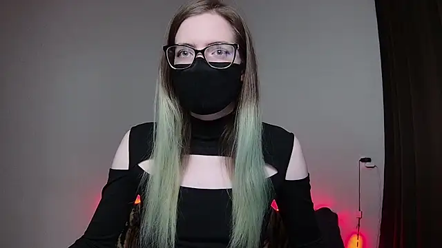 amber candyfloss online show from 12.14.24