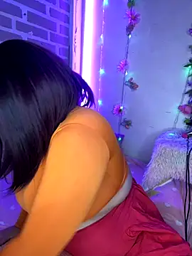 CharlotteMillers online show from 10.05.25