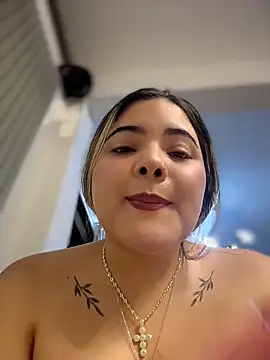 Snapshot of EVELIN_MASON chatting on 05.18.26 EVELIN MASON online show from 05.18.26