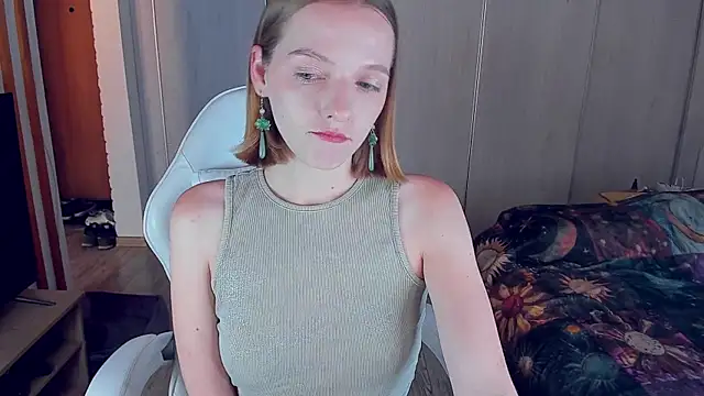 Snapshot of ice_pixie chatting on 07.06.26 ice pixie online show from 07.06.26