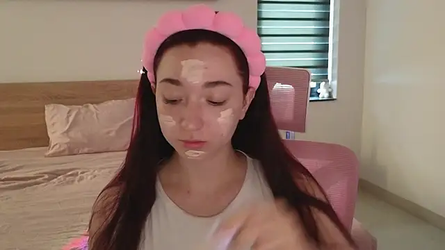 YasmineWest online show from 06.05.26