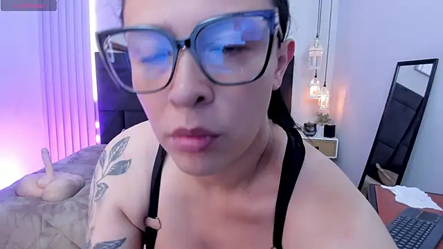Snapshot of Tisha__lau chatting on 04.30.26 Tisha lau online show from 04.30.26