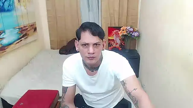 Snapshot of two_monstercock chatting on 11.28.25 two monstercock online show from 11.28.25