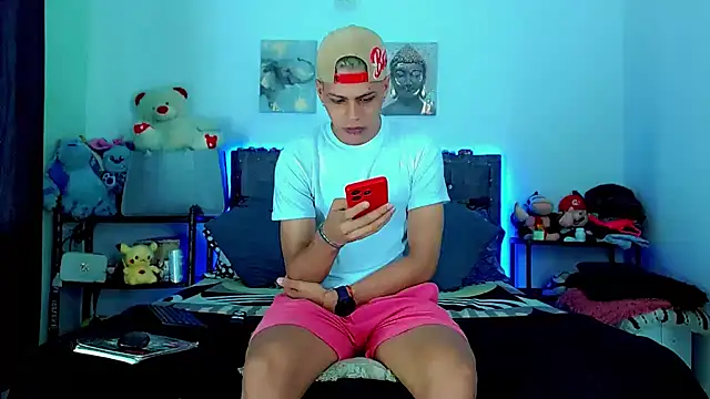 Liamscott  online show from 03.15.26