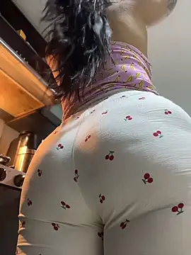 Snapshot of JulianaCastillo chatting on 03.23.26 JulianaCastillo online show from 03.23.26