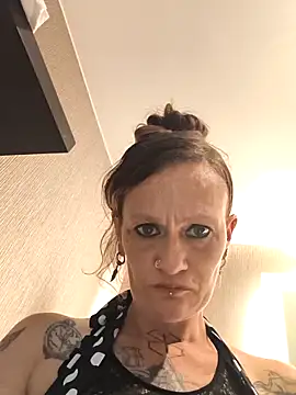 renegade vyxxen online show from 03.25.26