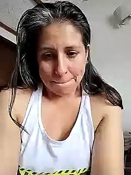 Snapshot of LucifernandaSw chatting on 12.29.24 LucifernandaSw online show from 12.29.24