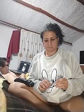 Snapshot of LucifernandaSw chatting on 01.10.25 LucifernandaSw online show from 01.10.25