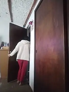 Snapshot of LucifernandaSw chatting on 02.18.25 LucifernandaSw online show from 02.18.25