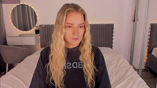 CassieRayss online show from 04.08.26