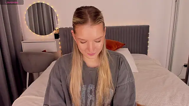 Snapshot of CassieRayss chatting on 05.19.26 CassieRayss online show from 05.19.26