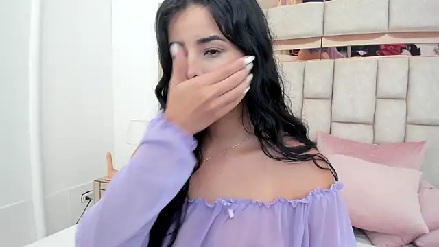 emma castilloo online show from 12.07.24