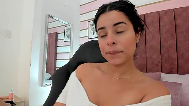 emma castilloo online show from 01.19.25