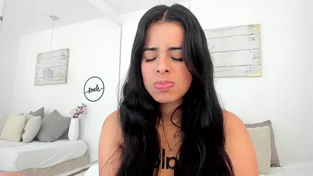 emma castilloo online show from 03.05.25