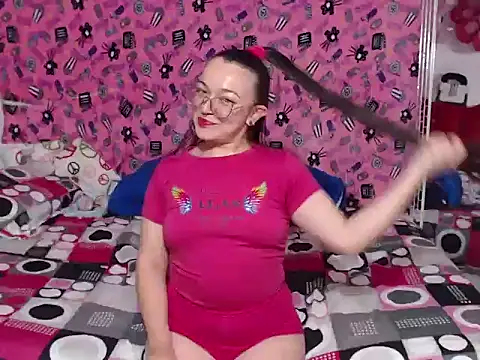 Snapshot of Angela_18honey chatting on 06.11.26 Angela 18honey online show from 06.11.26