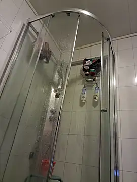 Snapshot of Machoviking1 chatting on 09.17.25 Machoviking1 online show from 09.17.25